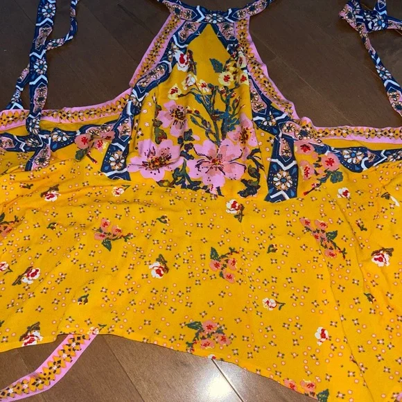 💛Free People yellow print halter top💛 - Picture 5 of 7